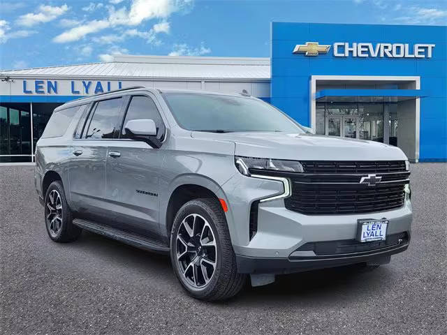 2023 Chevrolet Suburban RST 4WD photo