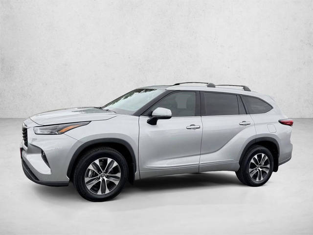 2022 Toyota Highlander XLE AWD photo