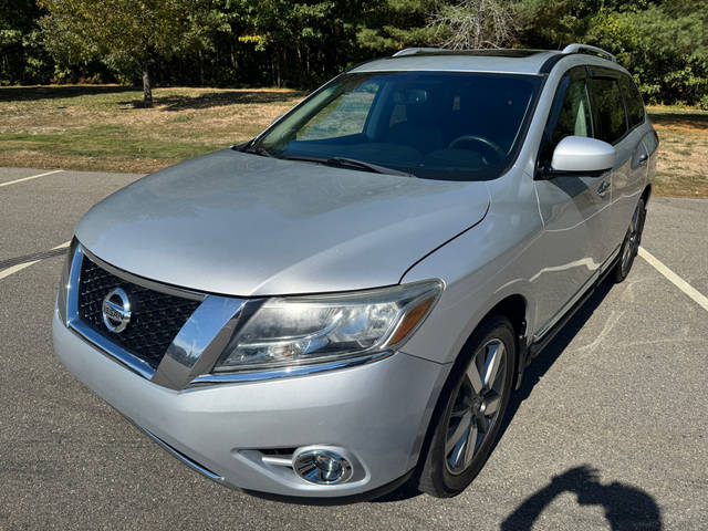 2015 Nissan Pathfinder Platinum 4WD photo