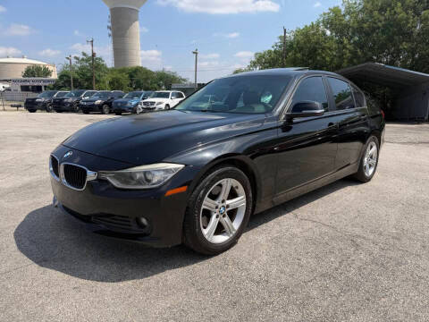 2015 BMW 3 Series 320i RWD photo