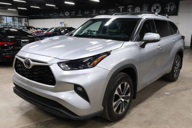 2022 Toyota Highlander XLE AWD photo