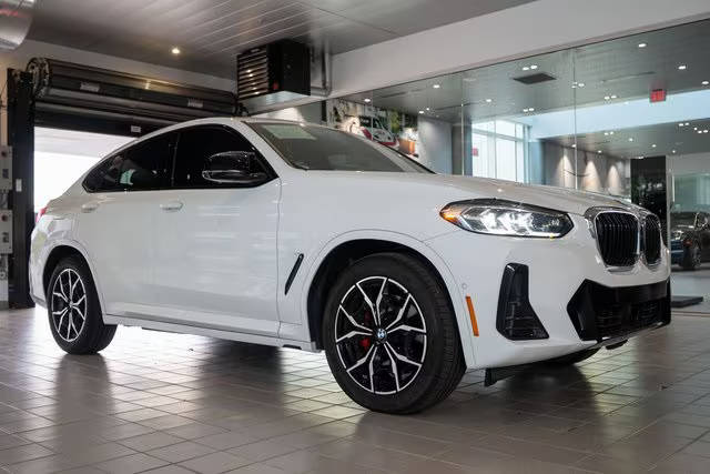 2023 BMW X4 M40i AWD photo