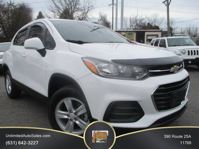 2022 Chevrolet Trax LS AWD photo