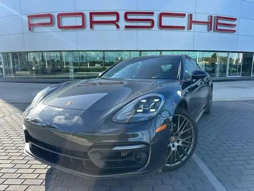 2023 Porsche Panamera  RWD photo