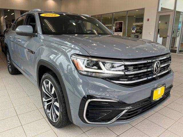 2022 Volkswagen Atlas Cross Sport 3.6L V6 SEL Premium R-Line AWD photo