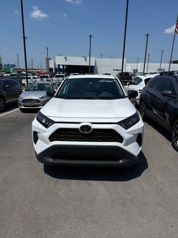 2022 Toyota RAV4 LE FWD photo