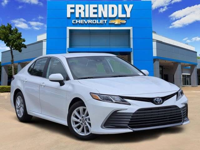 2023 Toyota Camry LE FWD photo