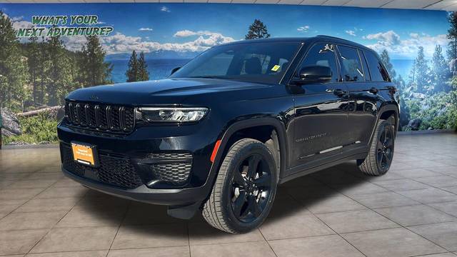 2023 Jeep Grand Cherokee Altitude 4WD photo