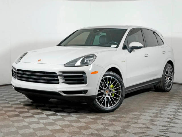 2022 Porsche Cayenne E-Hybrid AWD photo