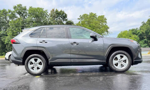 2020 Toyota RAV4 XLE AWD photo