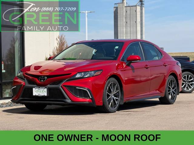 2022 Toyota Camry SE AWD photo