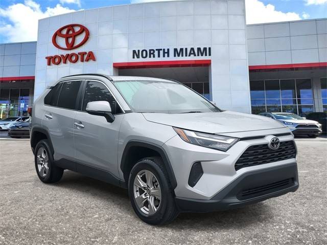 2022 Toyota RAV4 XLE FWD photo