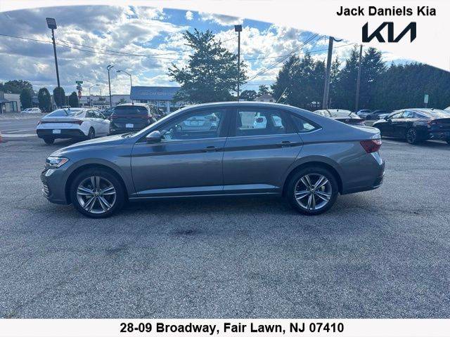 2022 Volkswagen Jetta SE FWD photo