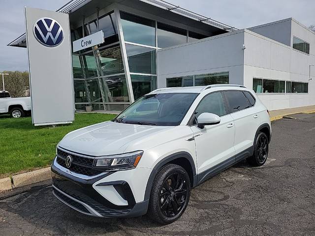 2022 Volkswagen Taos SE FWD photo