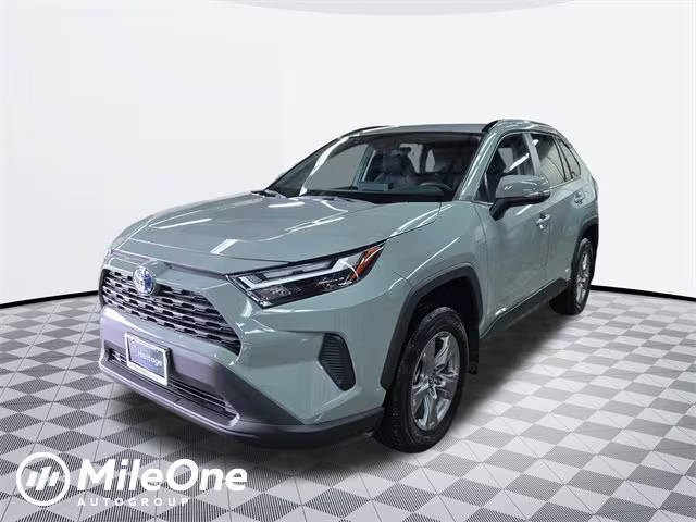 2022 Toyota RAV4 Hybrid XLE AWD photo