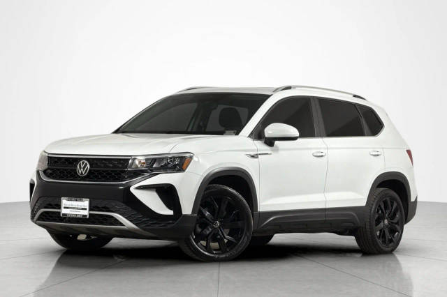 2022 Volkswagen Taos SE FWD photo