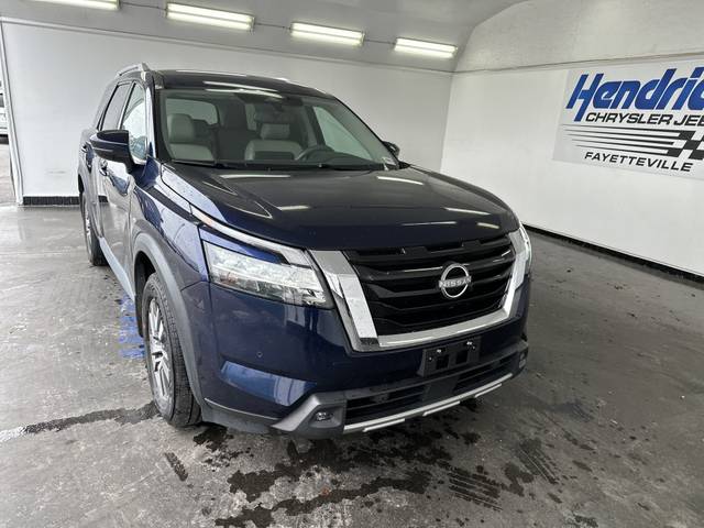 2022 Nissan Pathfinder SL 4WD photo
