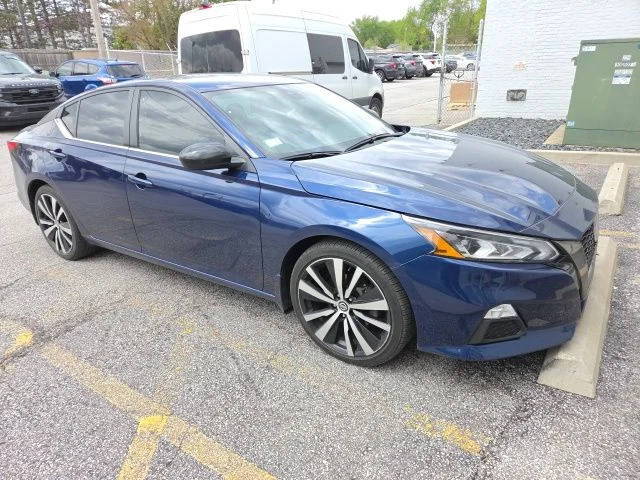 2022 Nissan Altima 2.5 SR FWD photo