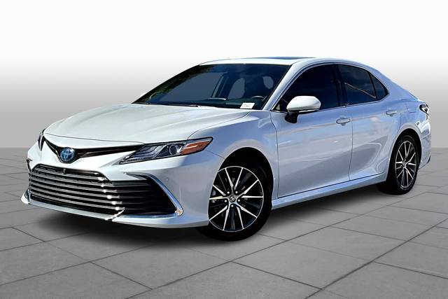 2023 Toyota Camry Hybrid XLE FWD photo