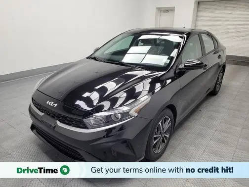 2023 Kia Forte LXS FWD photo