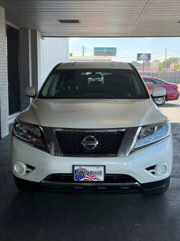 2015 Nissan Pathfinder S FWD photo