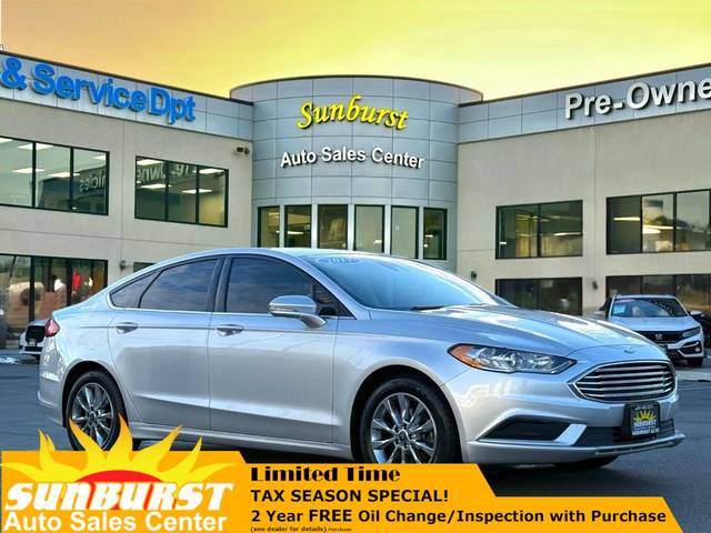 2017 Ford Fusion SE FWD photo