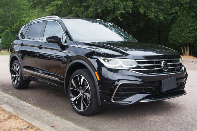 2022 Volkswagen Tiguan SEL R-Line AWD photo