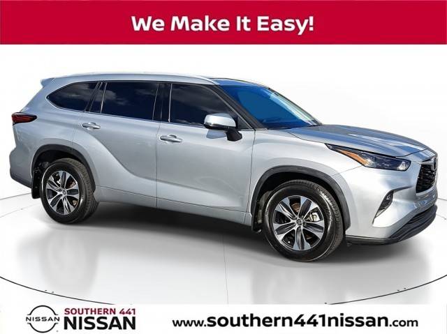 2022 Toyota Highlander XLE FWD photo
