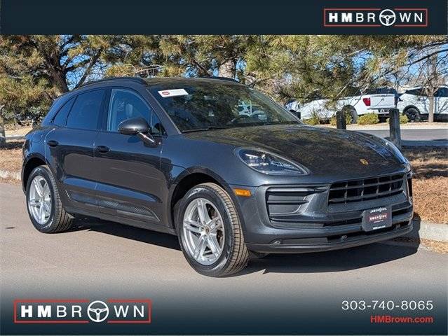 2022 Porsche Macan  AWD photo