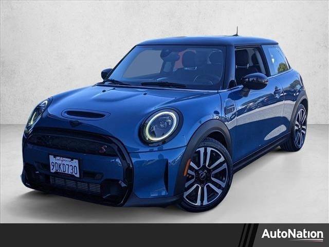 2023 MINI Hardtop 2 Door Cooper S FWD photo