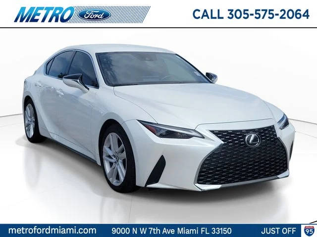 2022 Lexus IS IS 300 RWD photo