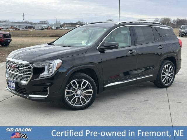 2022 GMC Terrain Denali AWD photo