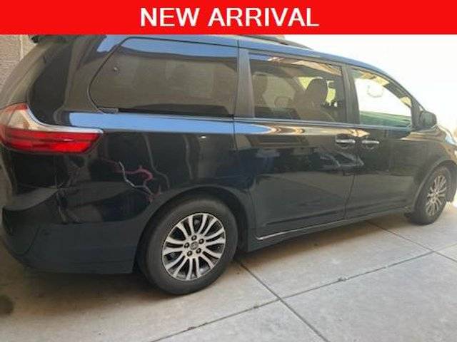 2020 Toyota Sienna XLE FWD photo