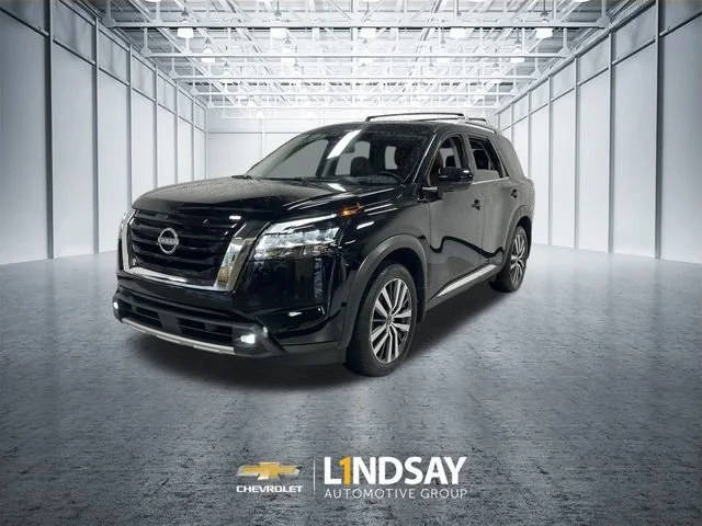 2022 Nissan Pathfinder Platinum 4WD photo