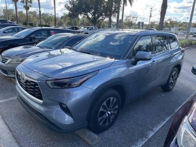 2022 Toyota Highlander XLE FWD photo