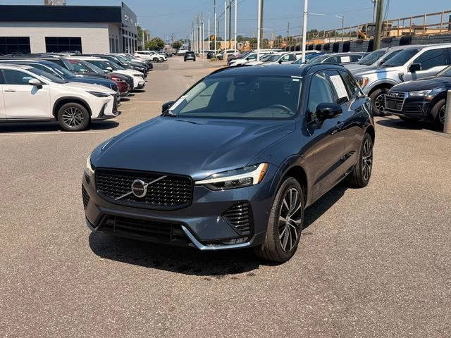 2023 Volvo XC60 Plus Dark Theme AWD photo