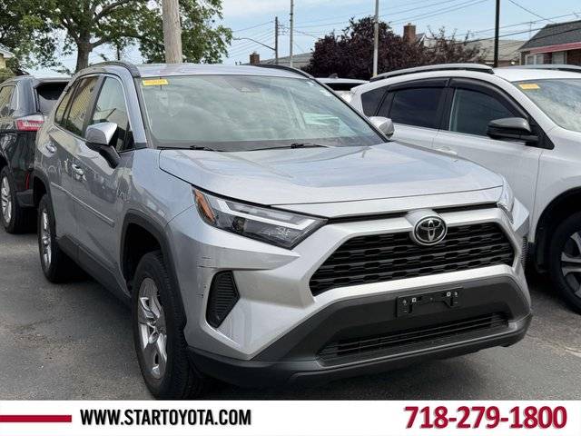2022 Toyota RAV4 XLE AWD photo