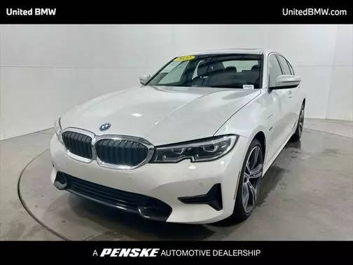 2022 BMW 3 Series 330e RWD photo