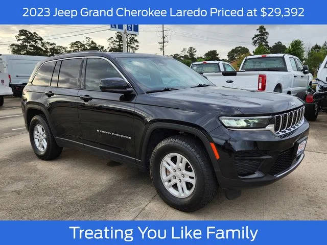 2023 Jeep Grand Cherokee Laredo 4WD photo