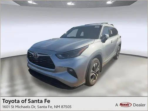 2022 Toyota Highlander XLE AWD photo