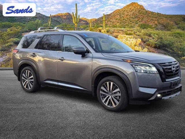 2022 Nissan Pathfinder Platinum 4WD photo