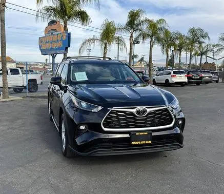 2022 Toyota Highlander XLE FWD photo