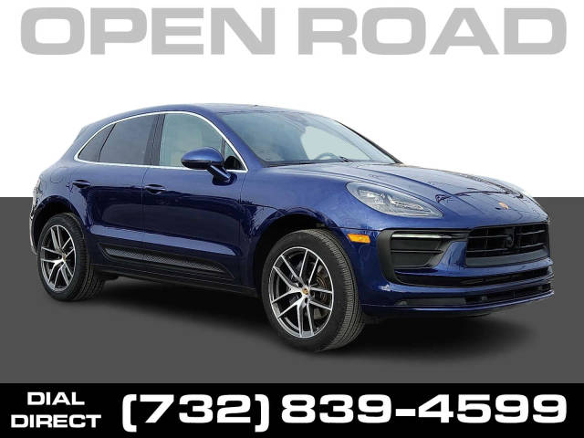 2023 Porsche Macan  AWD photo