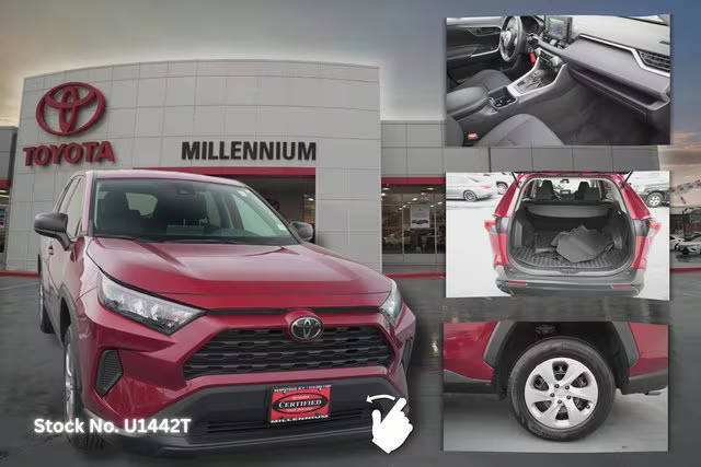 2022 Toyota RAV4 LE AWD photo