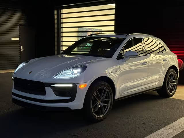 2023 Porsche Macan S AWD photo