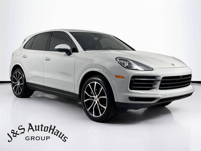 2023 Porsche Cayenne Platinum Edition AWD photo