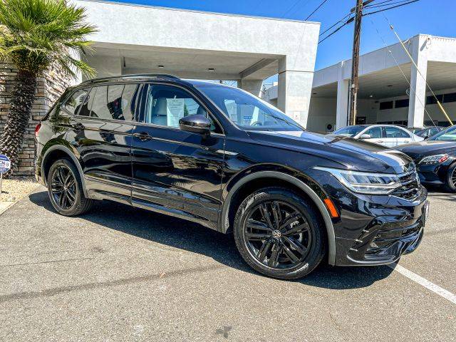 2022 Volkswagen Tiguan SE R-Line Black FWD photo