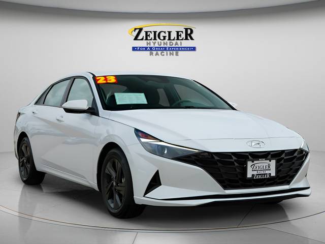 2023 Hyundai Elantra SEL FWD photo