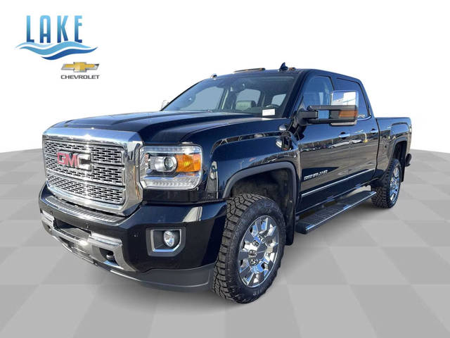 2018 GMC Sierra 2500HD Denali 4WD photo