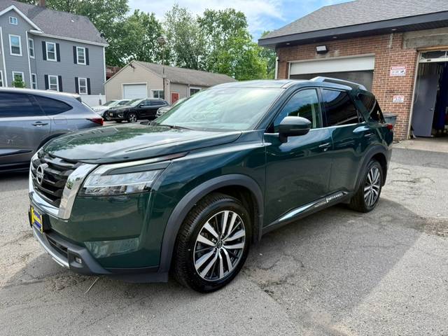 2022 Nissan Pathfinder Platinum 4WD photo